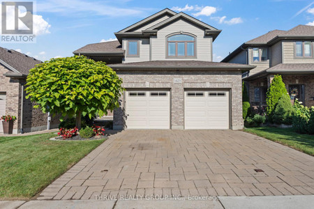 1423 Howlett Circle, London