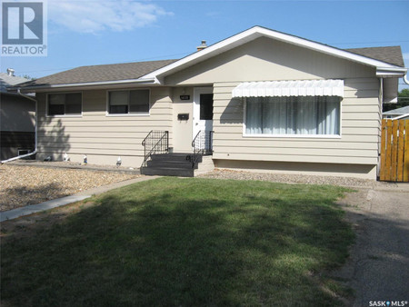 1438 Grace Street, Moose Jaw