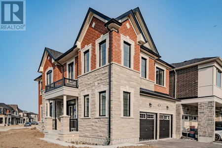 1447 Mockingbird Square, Pickering