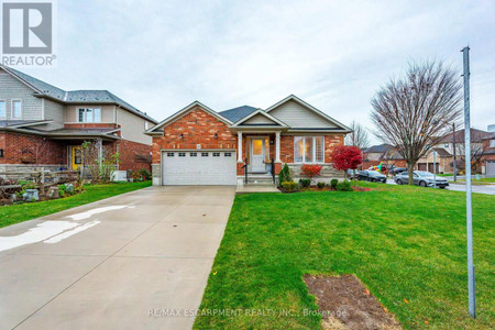 145 Valiant Circle, Hamilton Binbrook