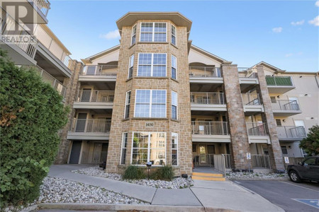 1450 Bishops Gate Unit 211, Oakville