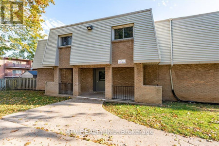 146 17 Old Pine Trail, St Catharines