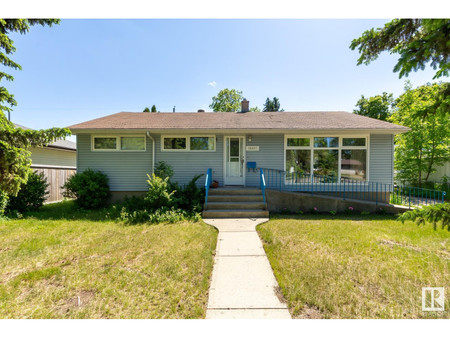 Living room - 14607 87 Av Nw, Edmonton, AB T5R4E3 Photo 1