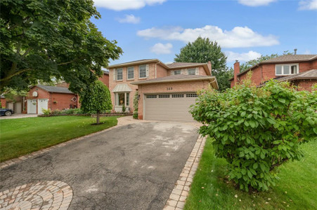 149 Mayla Drive, Oakville