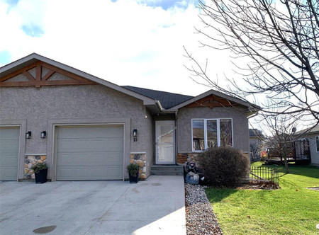 15 350 Stone Bridge Crossing, Steinbach