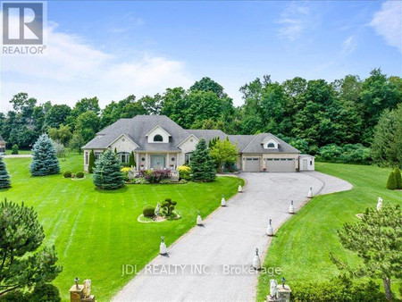 15 Lake Woods Dr, Whitchurch Stouffville