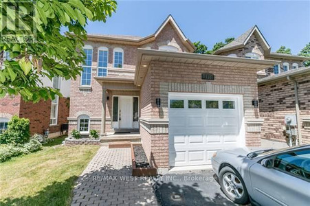 151 Brucker Road, Barrie Holly