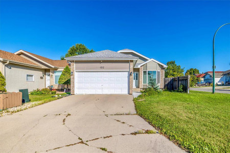 152 Marygrove Crescent, Winnipeg