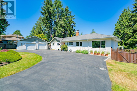 153 Sunningdale Rd E, Qualicum Beach