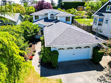 1531 Derby Rd, Saanich