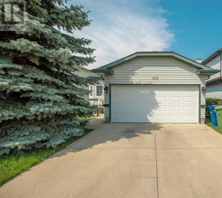 155 Fairways Close Nw, Airdrie