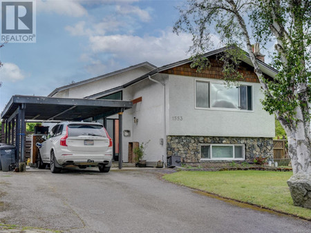 1553 Fremont Pl, Saanich