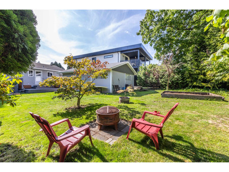 15873 Vine Street, White Rock