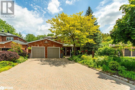 16 Gables Way, Barrie