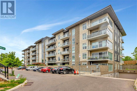 16 Markle Crescent Unit 212, Ancaster