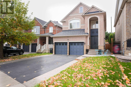 16 Trailside Walk, Brampton