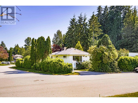 1625 Westover Road, North Vancouver