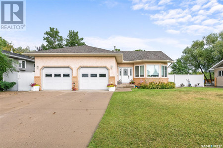 1647 Admiral Crescent, Moose Jaw