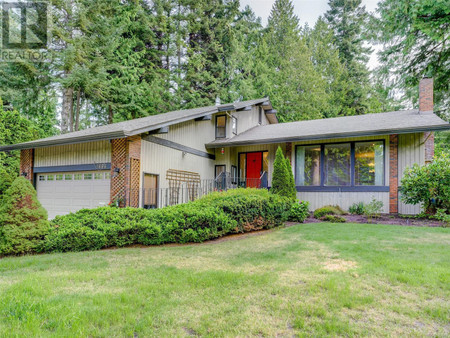 1666 Stuart Park Terr, North Saanich