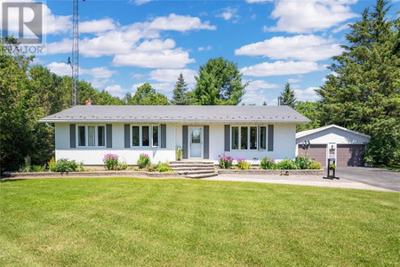 16933 8th Road, Moose Creek