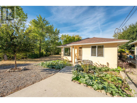 1697 Atkinson Street, Penticton