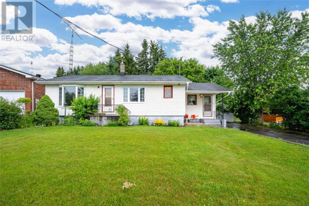 16980 County Road 15 Road, Moose Creek