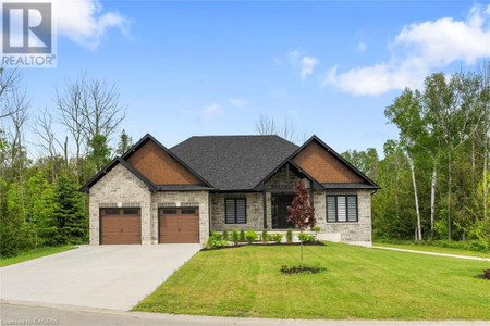 17 Lakeside Woods Crescent, Saugeen Shores