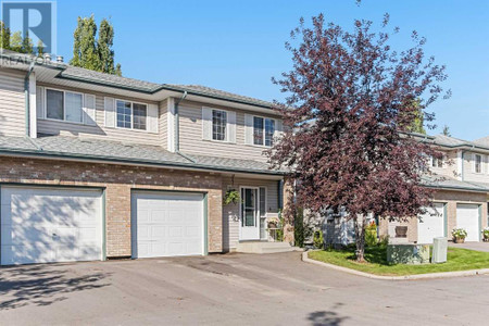 17 Sierra Morena Villas Sw, Calgary