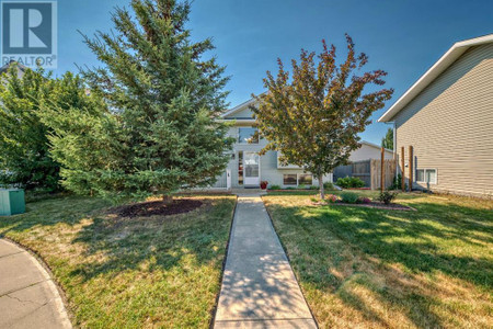 1708 Strathcona Place, Strathmore