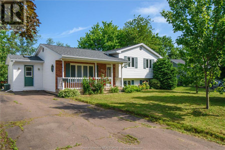 Living room - 172 Liberty Cres, Moncton, NB E1A6K6 Photo 1