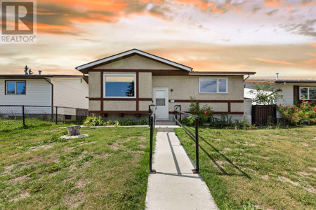 172 Penmeadows Close, Calgary