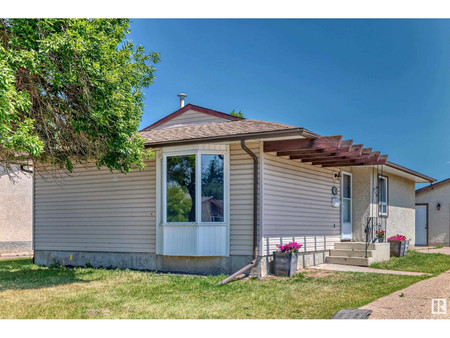 17283 104 St Nw Nw, Edmonton