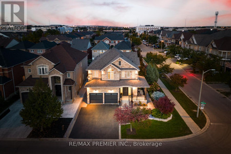 175 Trudeau Drive E, Vaughan