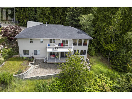 1790 3 Avenue Se, Salmon Arm