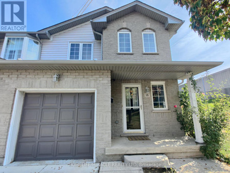 18 104 Frances Avenue, Hamilton Lakeshore