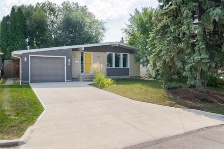 18 Blue Spruce Crescent, Winnipeg