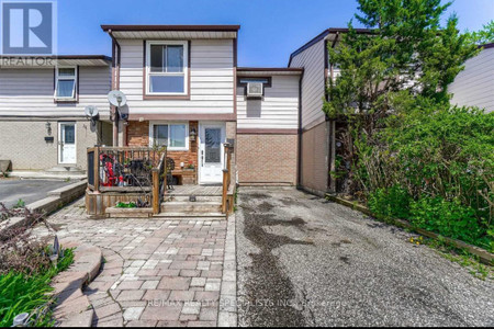 18 Hallcrown Court S, Brampton