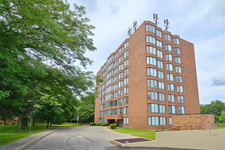 180 Limeridge Road W Unit 403, Hamilton