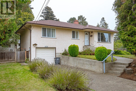 1834 Penshurst Rd, Saanich