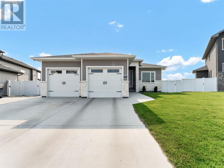 184 Hamptons Crescent Se, Medicine Hat