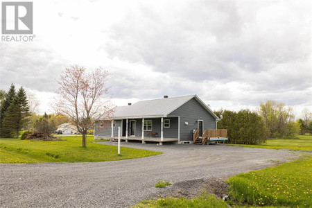 19115 County Road 24 Road, Dunvegan