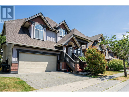 19243 Fieldstone Walk, Pitt Meadows