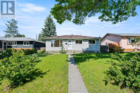 4pc Bathroom - 1953 Cottonwood Crescent, Calgary, AB T2B1P5 Photo 1