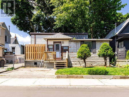 2 A Battenberg Avenue, Toronto Woodbine Corridor