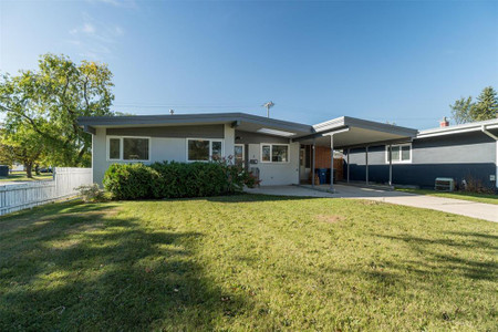 2 Bluebell Avenue, Winnipeg