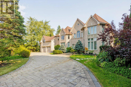 2 Waterford Lane, Whitchurch Stouffville