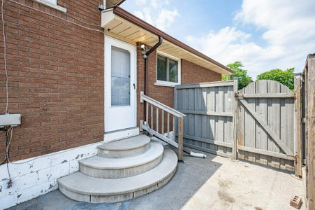 2 Weston Lower Level Basement Court, Hamilton