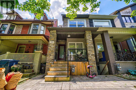 Sunroom - 20 Greensides Avenue, Toronto, ON M6G3P6 Photo 1