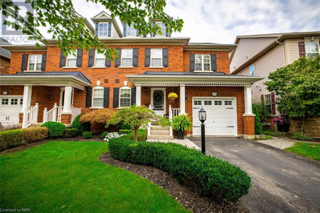 20 Robertson Road, Niagara On The Lake