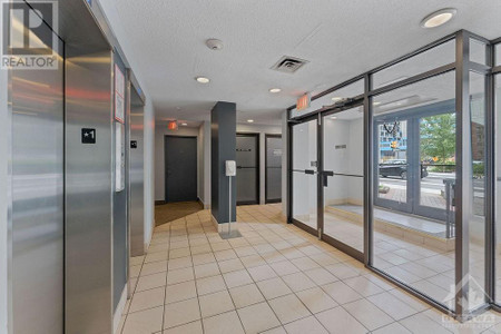 200 Bay Street Unit 1703, Ottawa